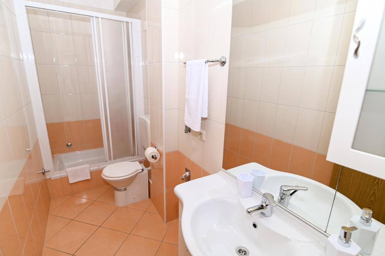 Apartmani Adria Trogir Zewnętrze zdjęcie