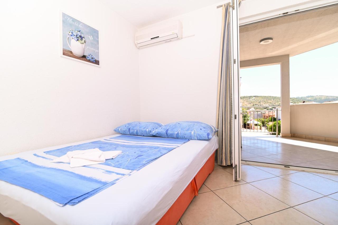 Apartmani Adria Trogir Zewnętrze zdjęcie
