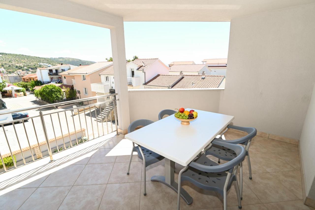 Apartmani Adria Trogir Zewnętrze zdjęcie